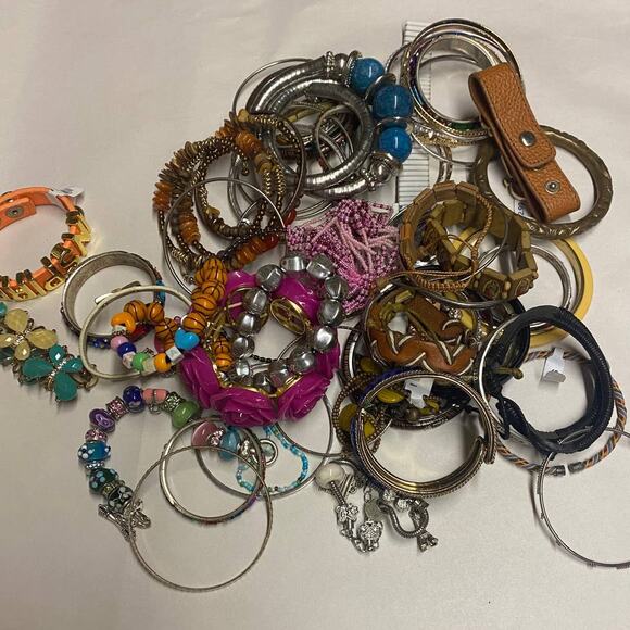 Vintage To Now Bracelet Lot B 2 Pounds - Picture 2 of 8